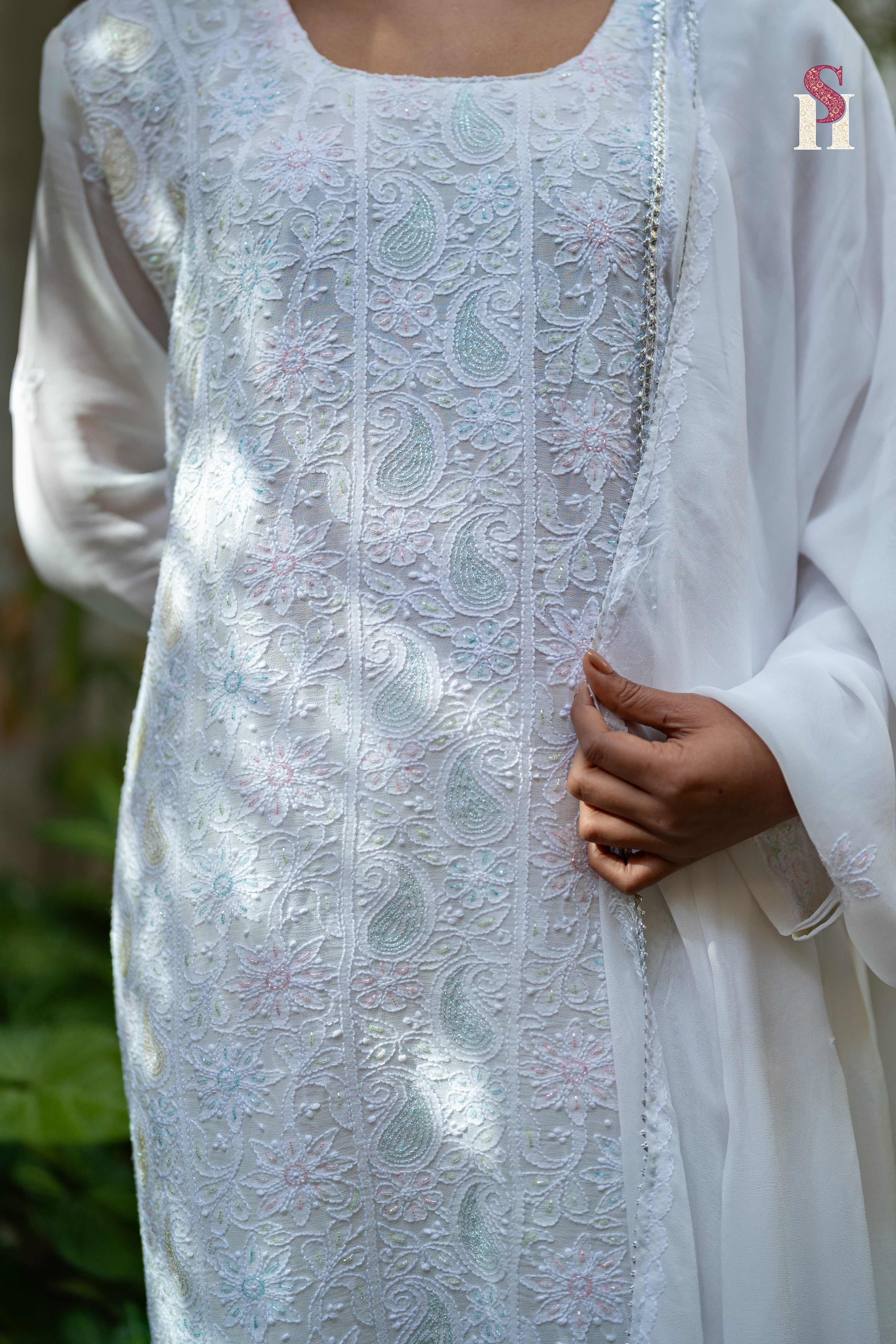 White Colour Kardana Suit